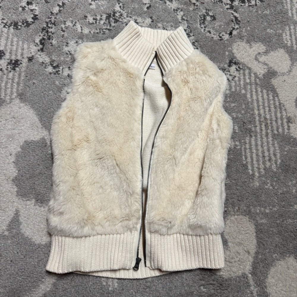 GAP Kids Faux Fur Ivory Cable knit Sleeveless Zip Front Sweater Vest